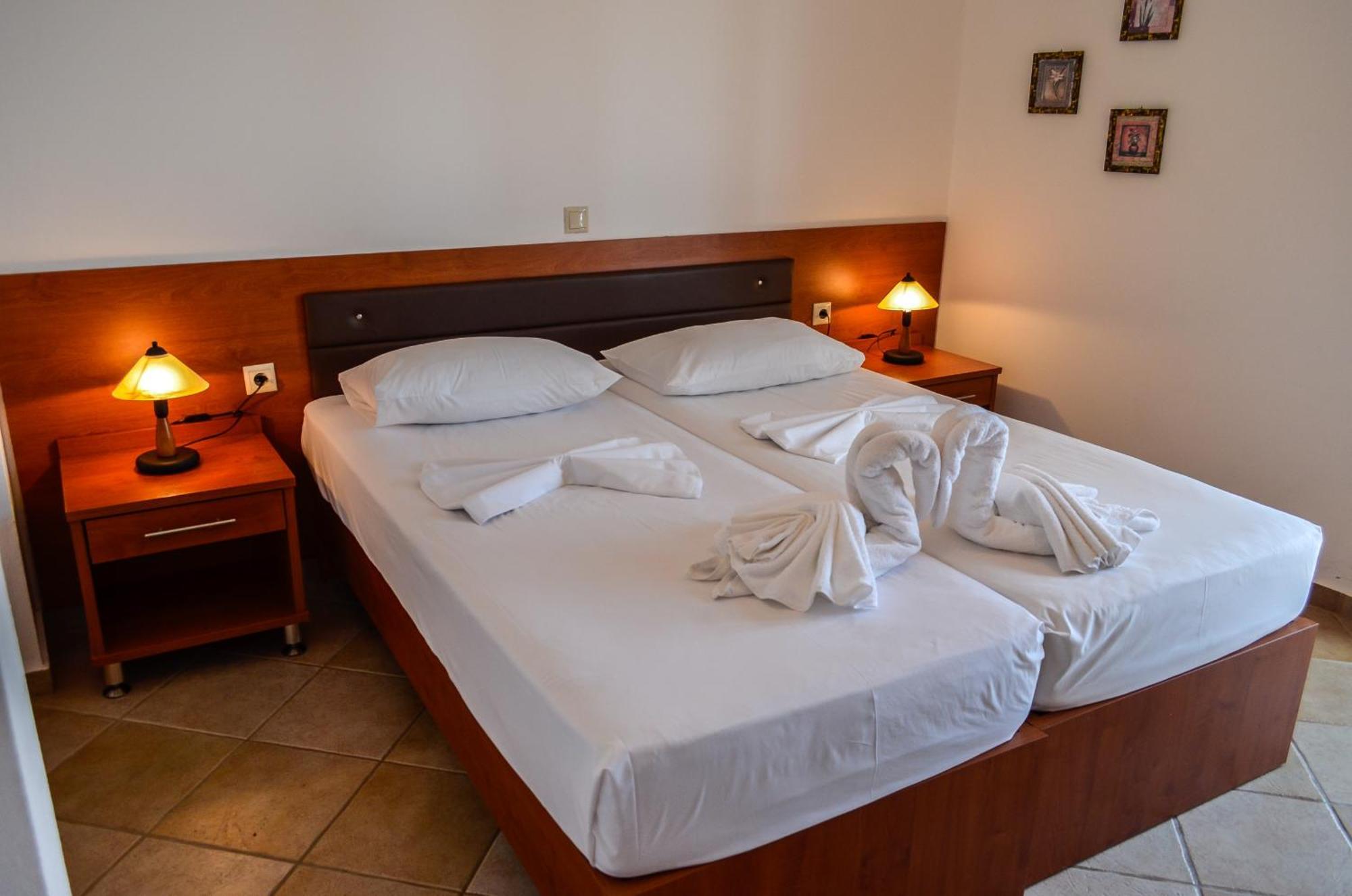 Alexena Apartments Agia Galini Dış mekan fotoğraf