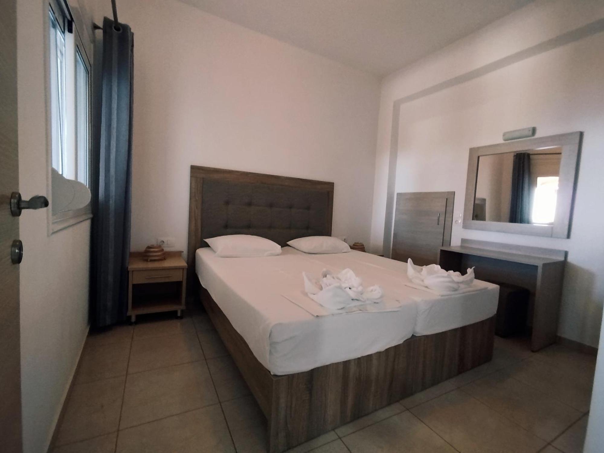 Alexena Apartments Agia Galini Dış mekan fotoğraf