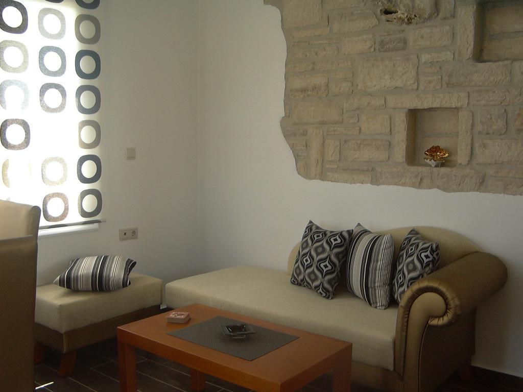 Alexena Apartments Agia Galini Oda fotoğraf